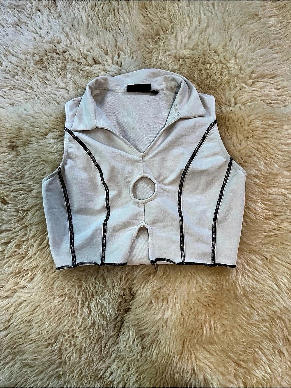 Fun sexy cropped sleeveless shirt size medium